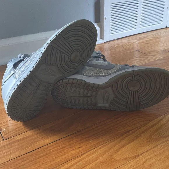 Nike Women's Sneakers in Gray with Silver Accents - Picture 2 of 4